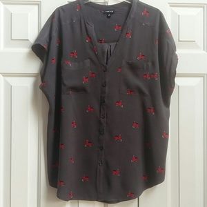 Adorable summer button down top